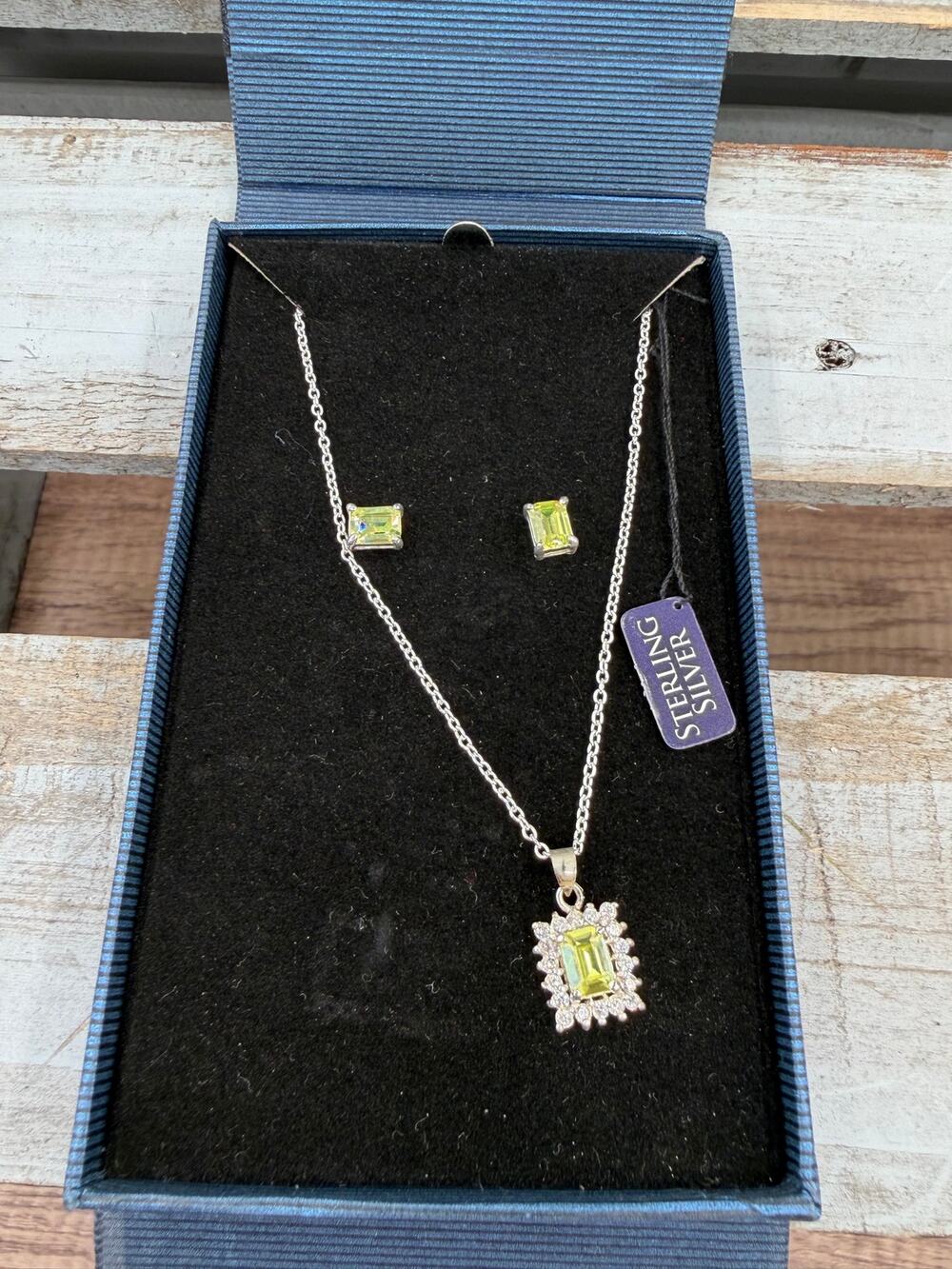 Sterling Silver Green CZ Emerald Cut Halo Pendant Necklace/Stud Earrings Set-NWT